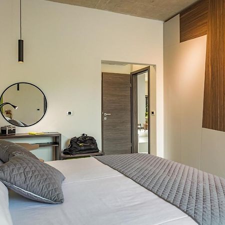 Apartments Bijou With Big Private Garden Near Umag Vilanija エクステリア 写真