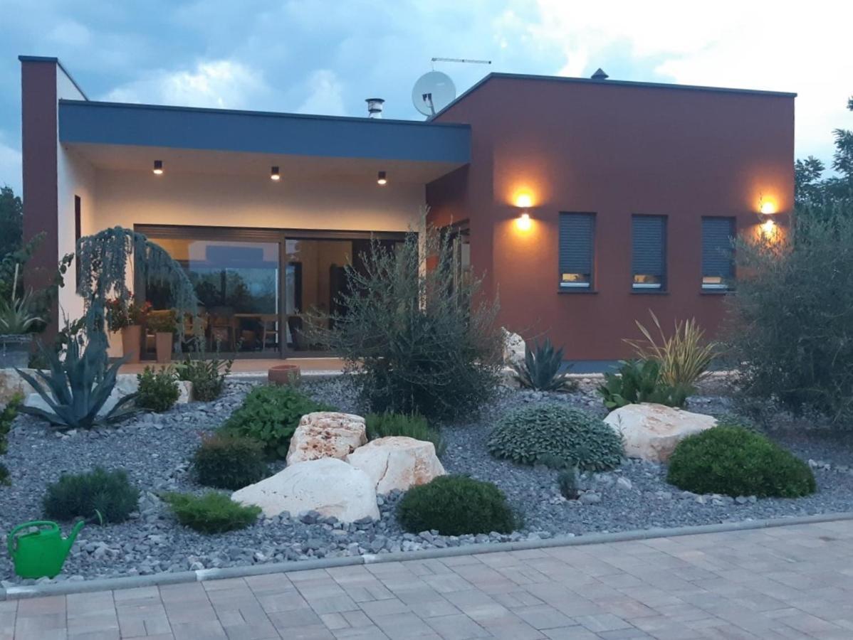 Apartments Bijou With Big Private Garden Near Umag Vilanija エクステリア 写真