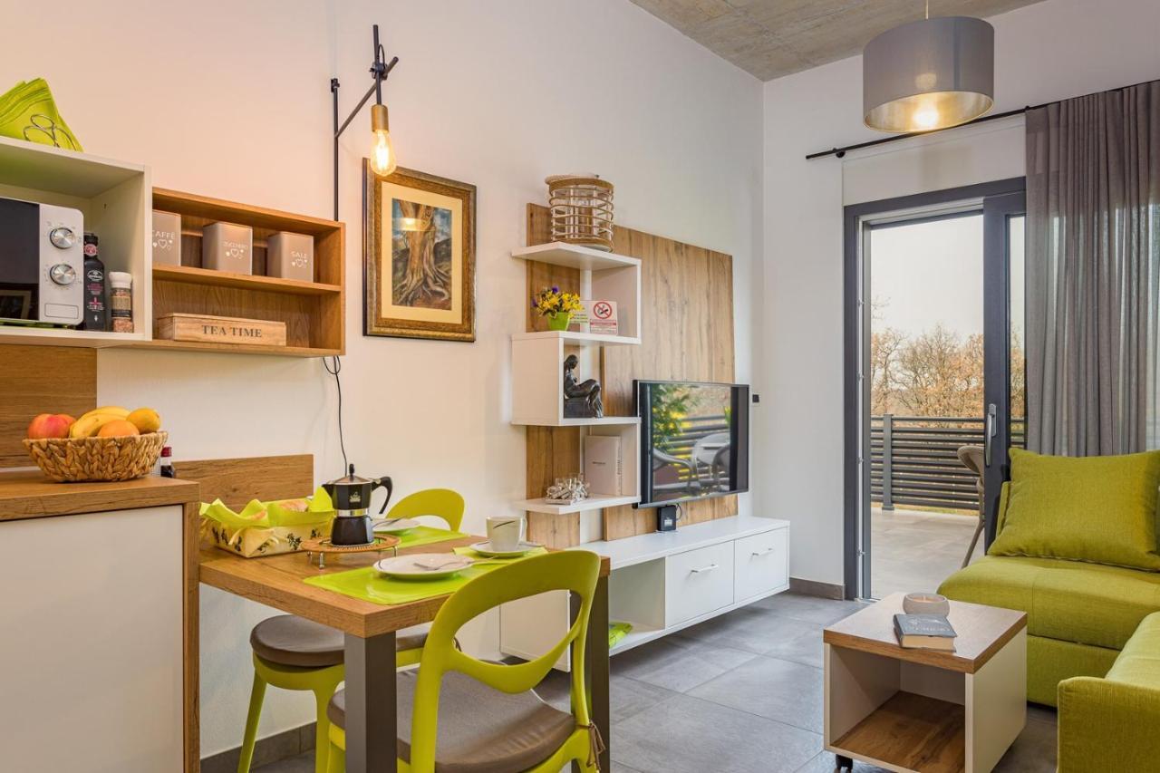 Apartments Bijou With Big Private Garden Near Umag Vilanija エクステリア 写真
