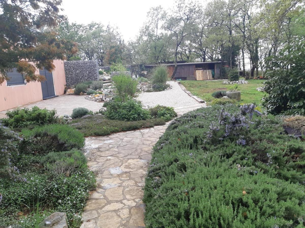 Apartments Bijou With Big Private Garden Near Umag Vilanija エクステリア 写真