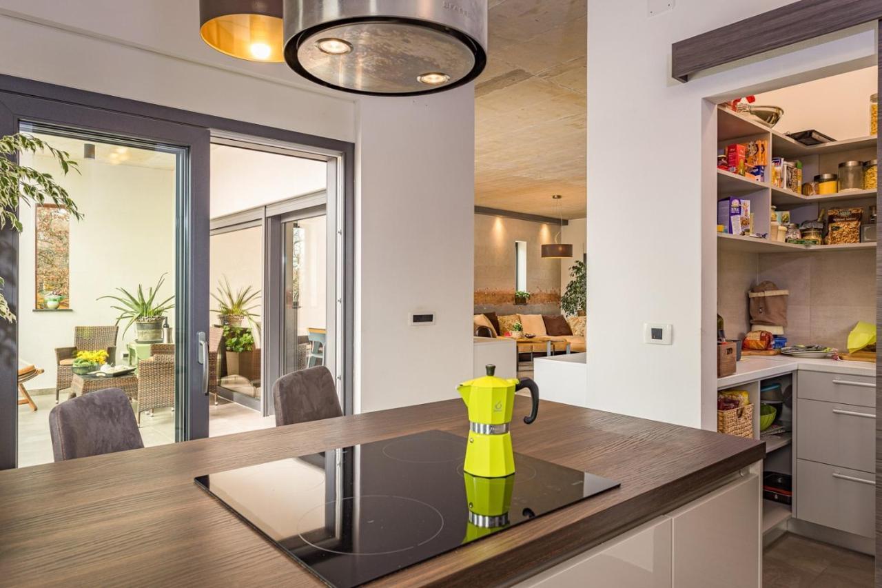Apartments Bijou With Big Private Garden Near Umag Vilanija エクステリア 写真