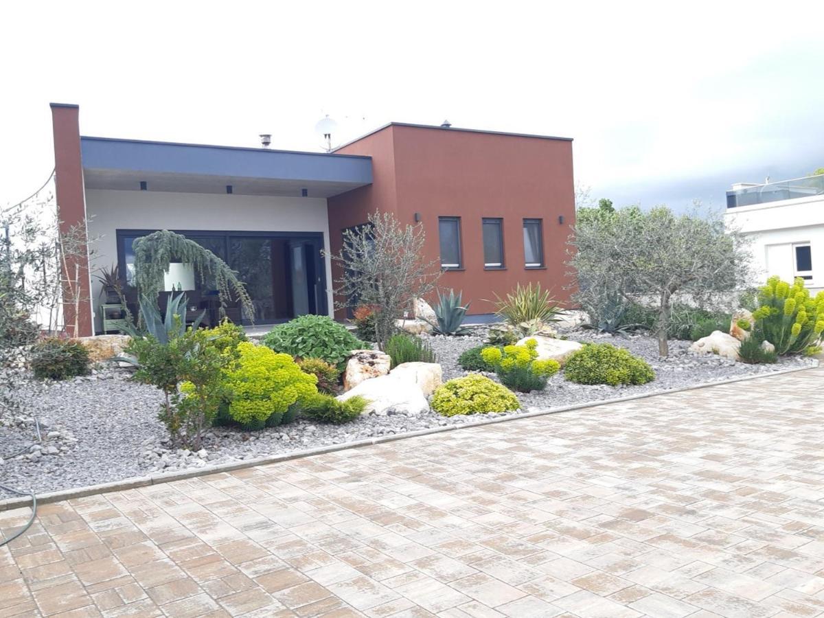 Apartments Bijou With Big Private Garden Near Umag Vilanija エクステリア 写真