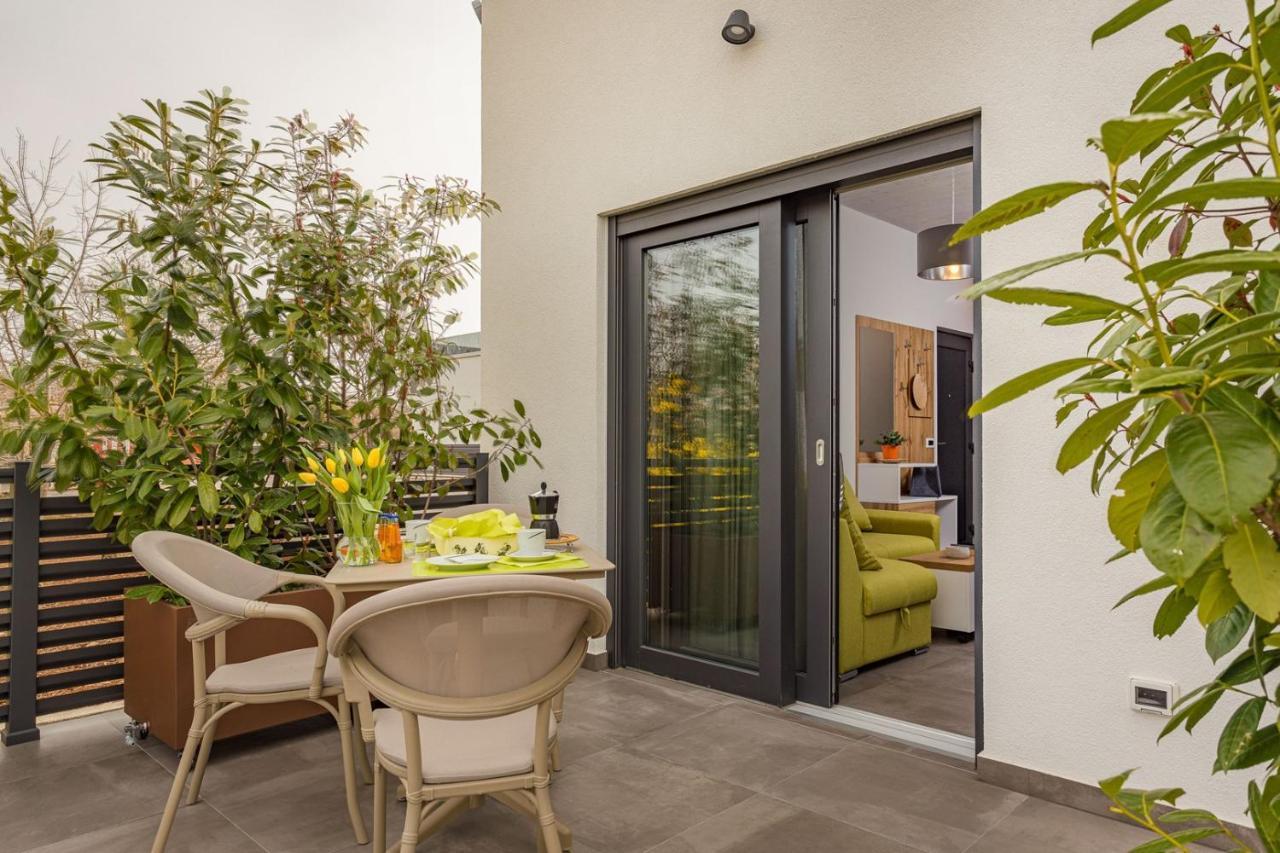 Apartments Bijou With Big Private Garden Near Umag Vilanija エクステリア 写真