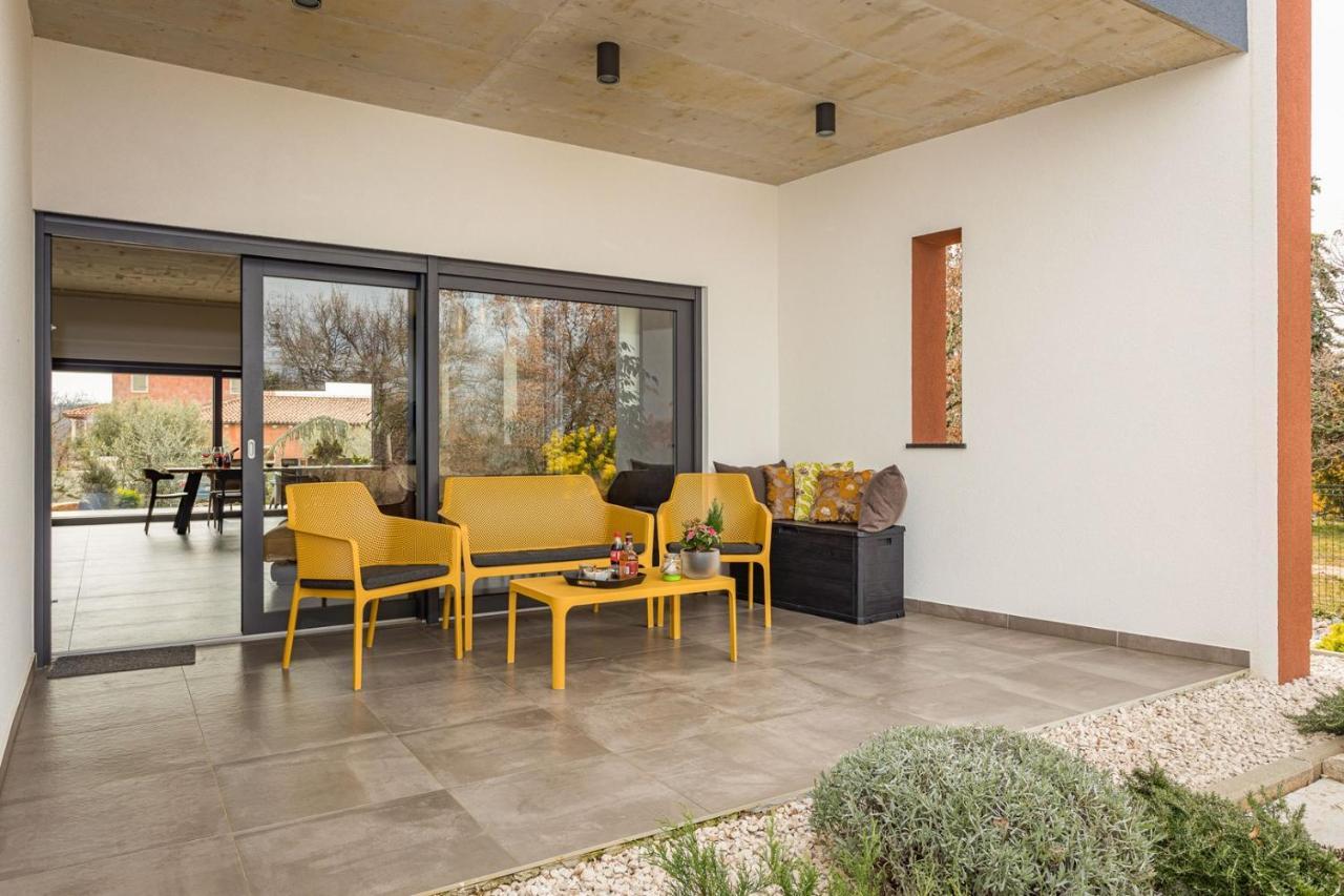 Apartments Bijou With Big Private Garden Near Umag Vilanija エクステリア 写真